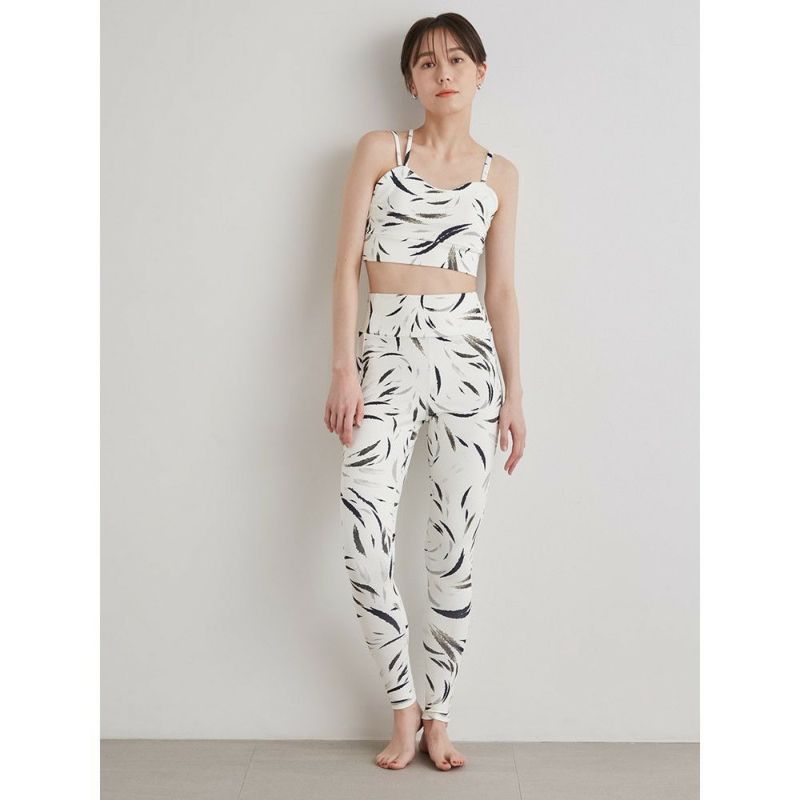 新品emmi yoga FILAコラボレギンス・ブラトップ エミ　ヨガ　フィラ 楽天市場】【emmi yoga】ONLINE限定スターブラトップ&レギンス