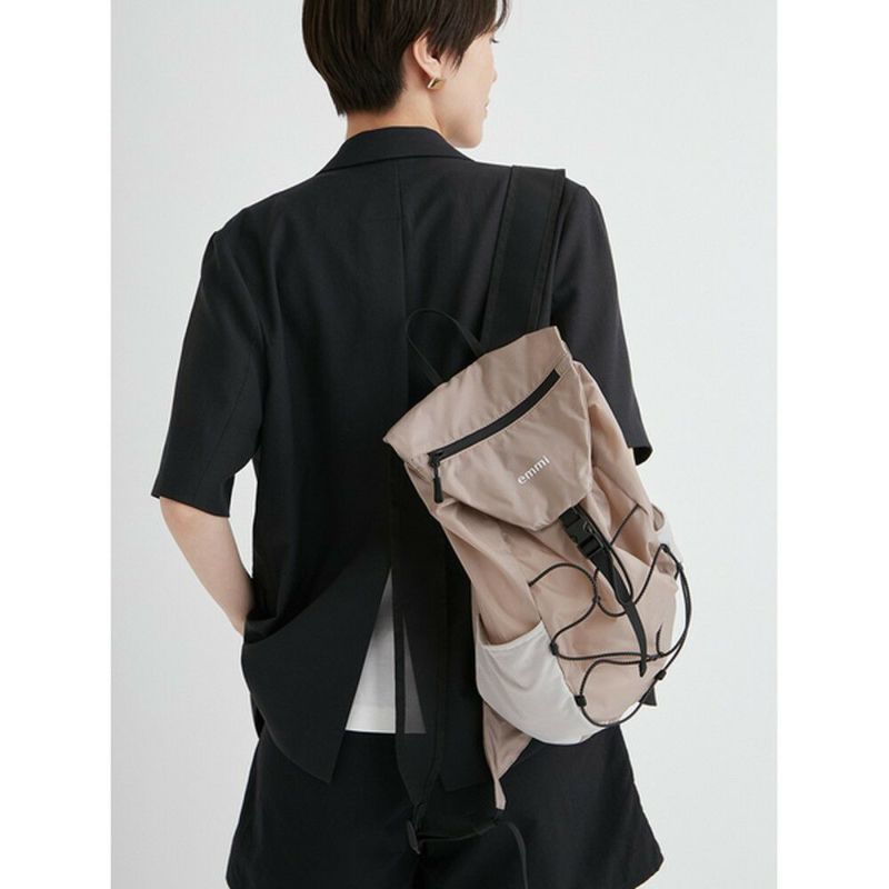 美品　emmi（エミ）撥水パッカブルライトバックパック　ターコイズ色 美品 emmi（エミ）撥水パッカブルライトバックパック ターコイズ