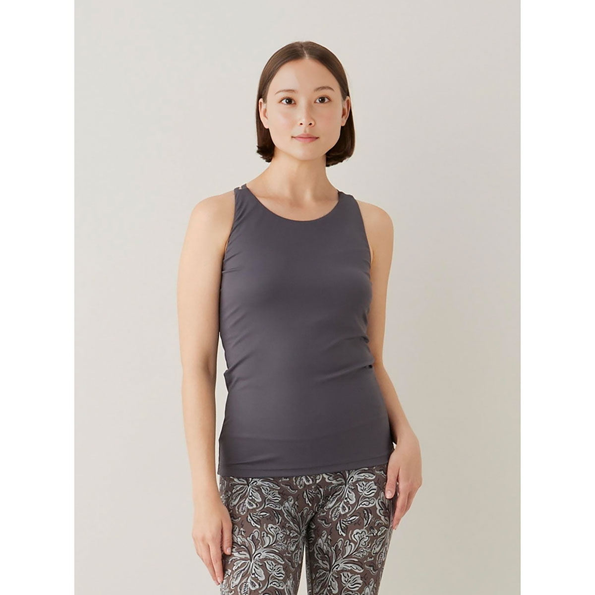 ニュアンスグレー