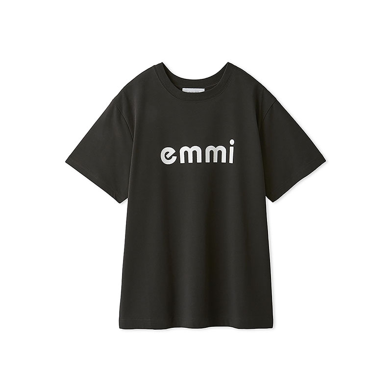 チャコールグレー